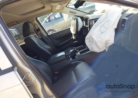 2010 Jeep Grand Cherokee Laredo z USA, uszkodzony, nr VIN 1J4PR4GKXAC153384